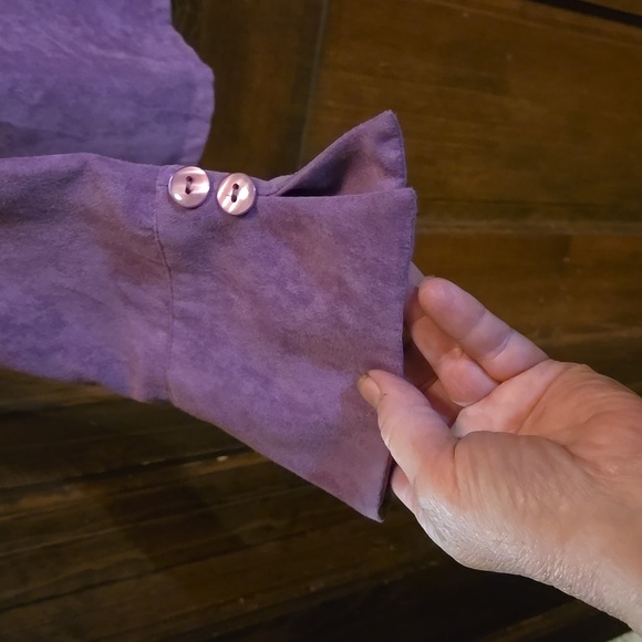 Suede feel Embroidered top - Picture 5 of 7